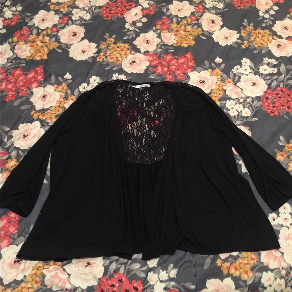 Maurices shrug